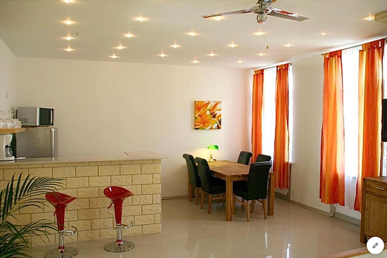 Suite Apartment Jedlesee Відень Екстер'єр фото